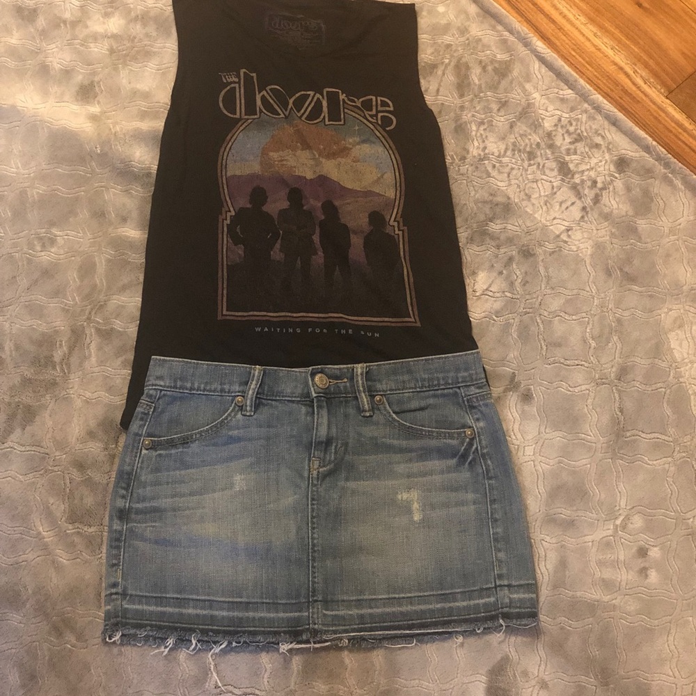 Old Navy Distressed skirt